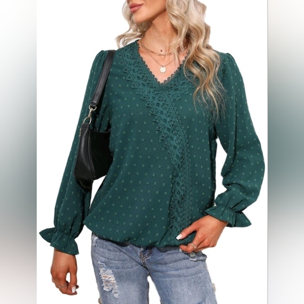 New with tags! Fashion Womens XL green vneck swiss dot lace long sleeve blouse